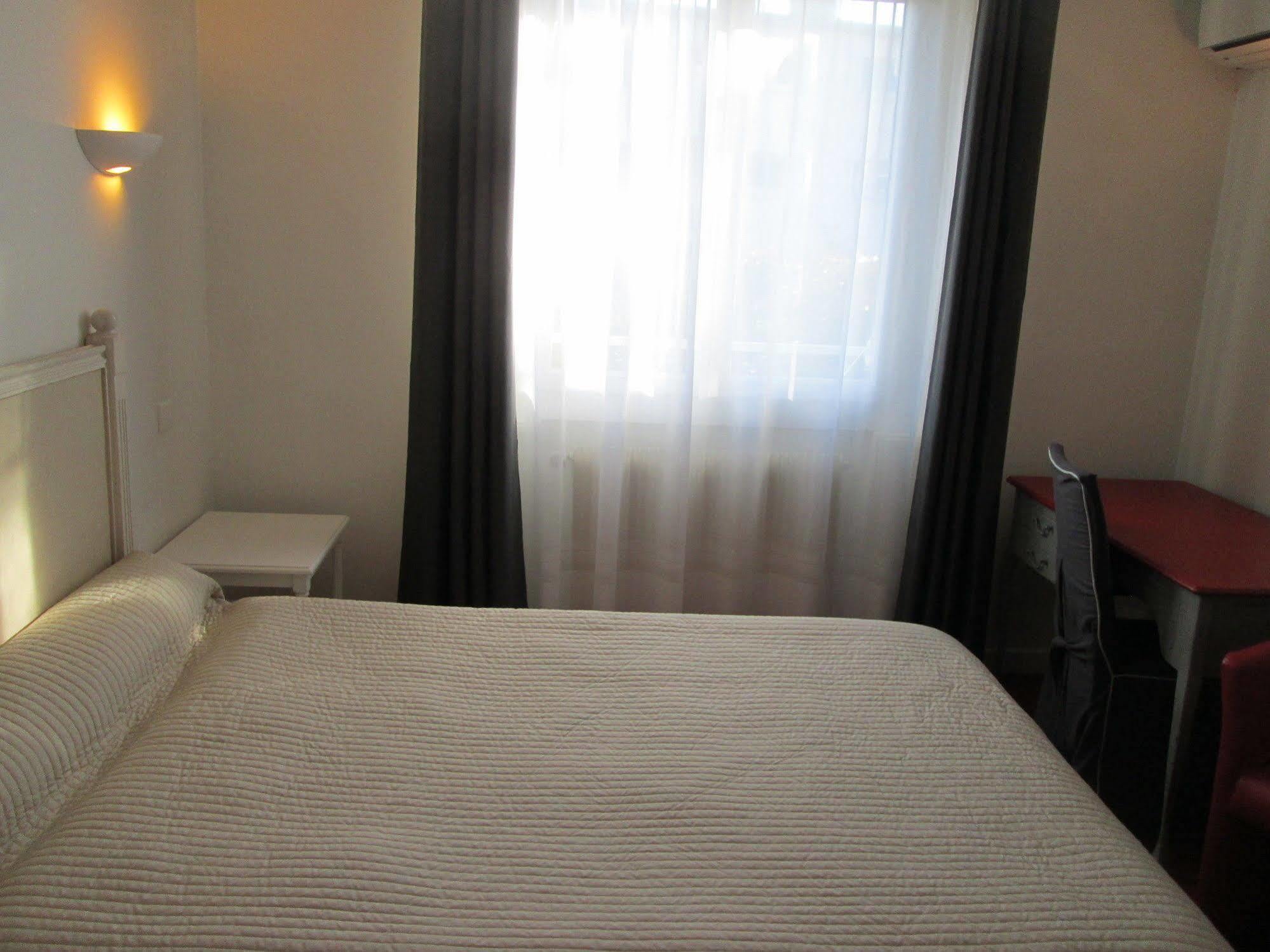 Hotel Victor Hugo Dijon Dış mekan fotoğraf